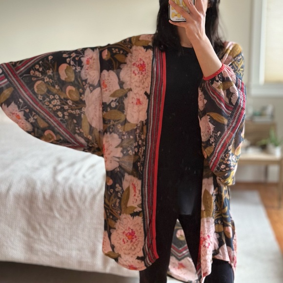 Anthropologie Kimono Style Floral Cardigan Shawl - Picture 2 of 4